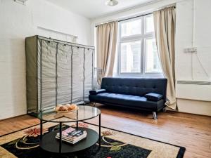 Pass the Keys Lovely Bright & Large Studio Flat, Heart of Hoxton