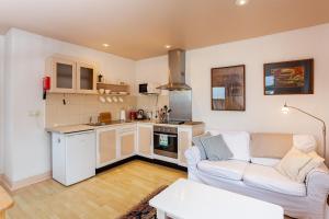Kuhinja ili čajna kuhinja u objektu Tidewater Apartment Baltimore by Trident Holiday Homes