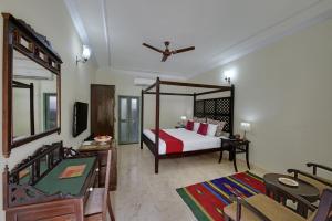 Voodi või voodid majutusasutuse Pushkar Fort - Luxury Heritage Resort toas