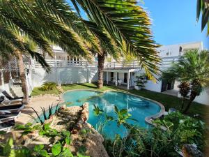 Bazén v ubytování C APARTMENT at JAN THIEL Curacao nebo v jeho okolí
