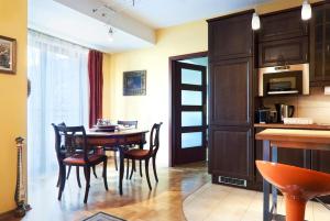 Kuchnia lub aneks kuchenny w obiekcie Trinity Apartment