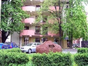 Budynek, w którym mieści się apartament