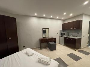 Dapur atau dapur kecil di Elgouna Downtown Property +6 gambar