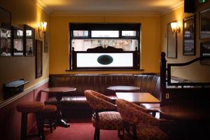 A seating area at Bridge Hotel