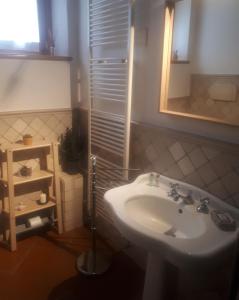Koupelna v ubytování B&B I Pini Di Storaco