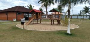 Ο χώρος παιχνιδιού για παιδιά στο Condominio Residencial Marina Club
