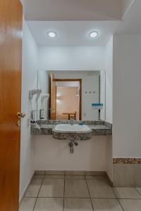 Um banheiro em Rio Quente Resorts - Giardino Suites
