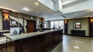 Kuchyň nebo kuchyňský kout v ubytování Staybridge Suites Laredo by IHG