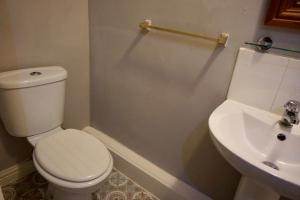 Ванная комната в Adnans Hotel