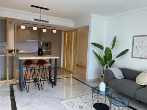 Kuchyň nebo kuchyňský kout v ubytování PUERTO BANUS BEACH MODERNO Apartamento