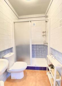 A bathroom at SuperB Apartment in downtown of Sevilla ,parking optional, Top !!