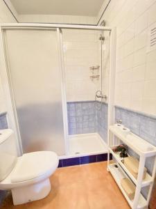 A bathroom at SuperB Apartment in downtown of Sevilla ,parking optional, Top !!
