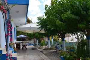 Zahrada ubytování GALINI STEGNA BEACH + 14 fotografií