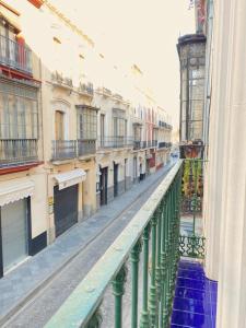 A balcony or terrace at SuperB Apartment in downtown of Sevilla ,parking optional, Top !!