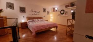 Posteľ alebo postele v izbe v ubytovaní LEONARDO Apartment