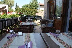 Balkón nebo terasa v ubytování Logis Hôtel- Restaurant La Renaissance