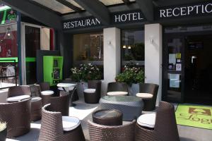 Vstupní hala nebo recepce v ubytování Logis Hôtel- Restaurant La Renaissance