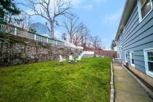 Zahrada ubytování Waterview house walking distance from Cove Beach-5 mins to downtown-only 40 min to NYC
