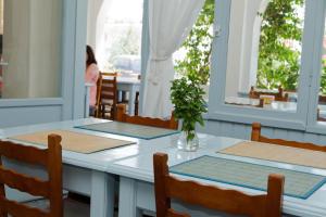 Restoran või mõni muu söögikoht majutusasutuses Karanasos