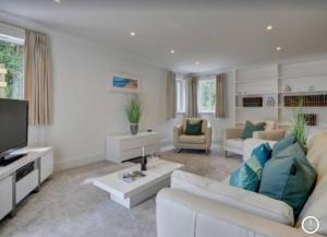 Imagen de la galería de Priory House; sleeps 6-20, en Goodleigh