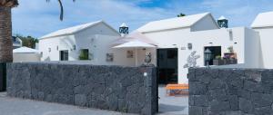 Gallery image of luxury casa playa roca bord de mer in Costa Teguise