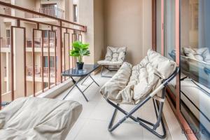 Balkón nebo terasa v ubytování Exquisite 2BR at Zahra Breeze Dubailand by Deluxe Holiday Homes