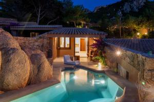 Bazén v ubytovaní Costa Paradiso Resort alebo v jeho blízkosti