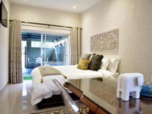 Gallery image of Five O'clock Zen Boutique Guest House in Centurion