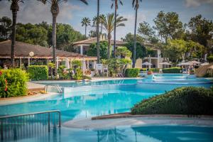 A piscina localizada em Blau Colònia Sant Jordi ou nos arredores