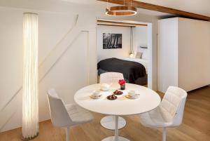 Posezení v ubytování La Colombe Boutique Hotel