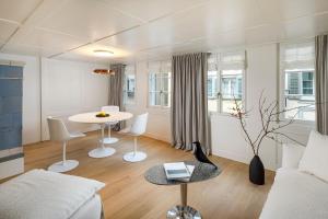 Posezení v ubytování La Colombe Boutique Hotel