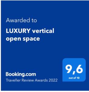 Certificato, attestato, insegna o altro documento esposto da LUXURY vertical open space