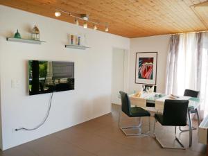 TV a/nebo společenská místnost v ubytování Apartment Chesa Piz Cotschen 2 by Interhome + 22 fotografií