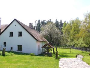 Vonkajšia záhrada v ubytovaní Holiday Home Benešov nad Černou by Interhome