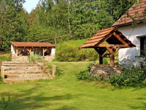 Vonkajšia záhrada v ubytovaní Holiday Home Benešov nad Černou by Interhome