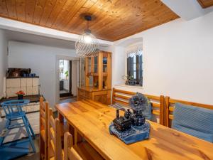 Posedenie v ubytovaní Holiday Home Benešov nad Černou by Interhome