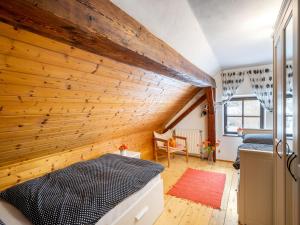 Posteľ alebo postele v izbe v ubytovaní Holiday Home Benešov nad Černou by Interhome