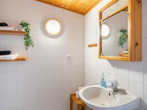 Kúpeľňa v ubytovaní Holiday Home Benešov nad Černou by Interhome
