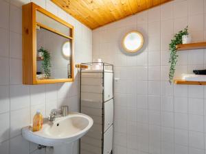 Kúpeľňa v ubytovaní Holiday Home Benešov nad Černou by Interhome