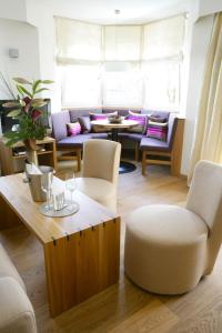 A seating area at Hotel Maximilian