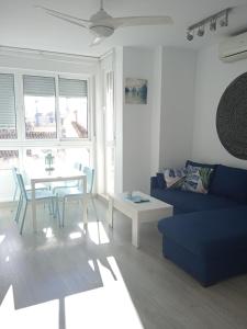 Zdjęcie z galerii obiektu Apartamento Con Encanto 'Larios Street II' w Maladze
