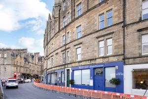 Gallery image of ALTIDO Old Town 1-Bed Apartment with Stunning Views in Edinburgh
