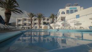 Bazén v ubytování Bluu Bahari Hotel nebo v jeho okolí