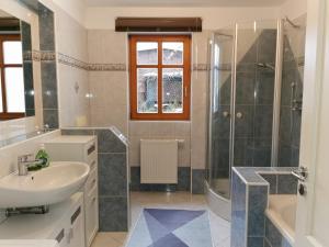Ένα μπάνιο στο Ferienwohnung am Fuchsbühl