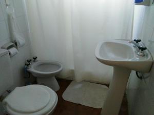 A bathroom at Residencial Sissus