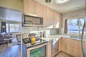 A kitchen or kitchenette at Welcoming Bismarck Apartment in Heart of Town