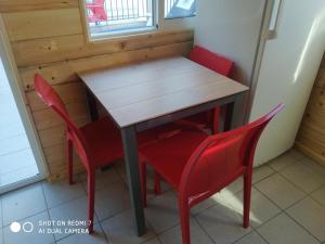 Fotografie z fotogalerie ubytování Habitacion Familiar en un Ático con gran terraza y,cocina ,en la playa v destinaci Burriana