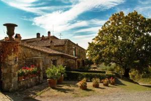 A garden outside Agriturismo Le Roghete