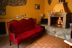 A seating area at Agriturismo Le Roghete