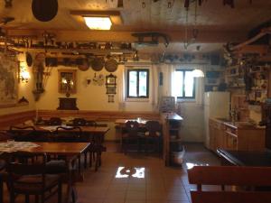 Reštaurácia alebo iné gastronomické zariadenie v ubytovaní Yveta - Depandance Horské Zátiší